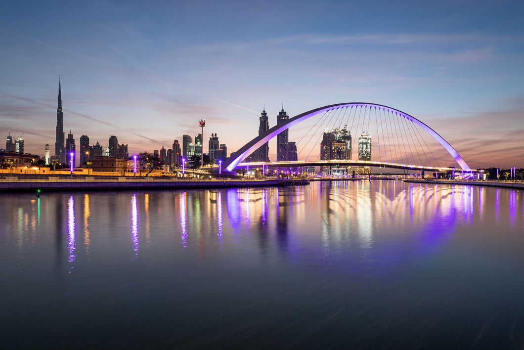 Dubai Water Canal Cruise, you’ll float through the heart of Dubai, passing by Ras Al Khor Sanctuary, Sheikh Zayed Road Waterfall Bridge, Burj Khalifa, W Hotel, St Regis, and JW Marriott Marquis